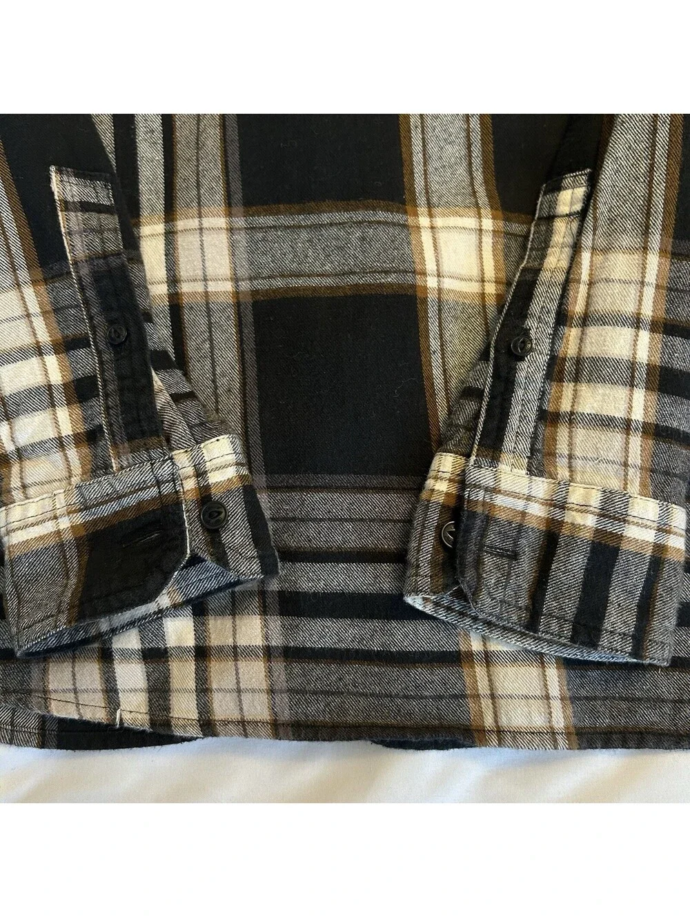Levi’s Flannel Shirt Men’s M Medium Plaid Black White Gray Brown 100% Cotton